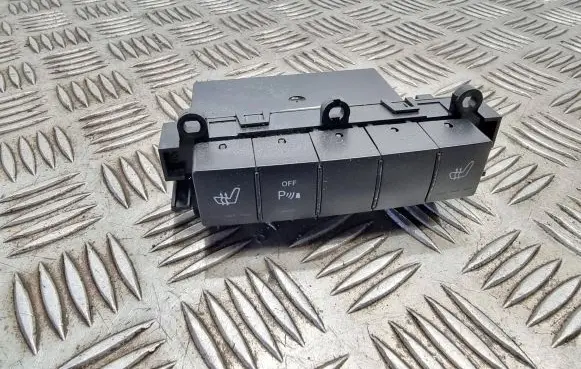 Mercedes-Benz B W245 Seat heating switch 1698209010 00051095666001 33460902