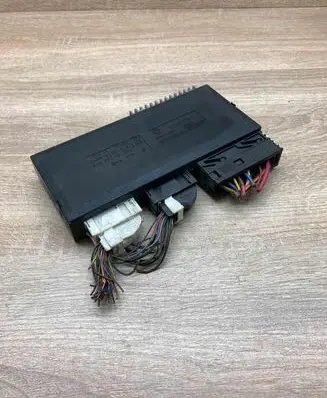 BMW 5 E39 Central body control module 8371127