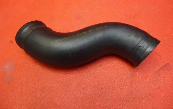 Mercedes-Benz Vito Viano W638 Engine coolant pipe/hose 0395281001