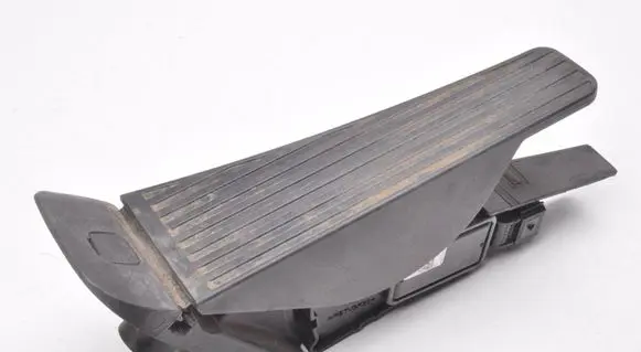 Volvo XC90 Accelerator throttle pedal 32269124