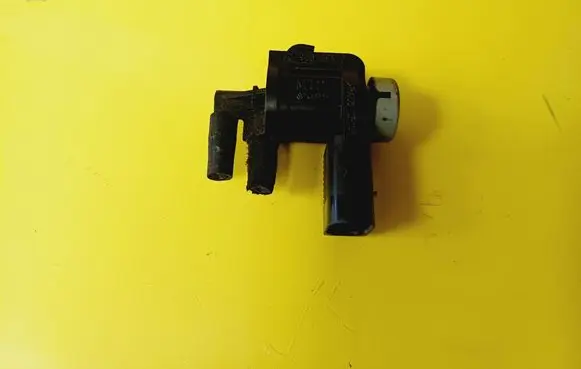 Audi A4 S4 B5 8D Turbo solenoid valve 1J0906283C