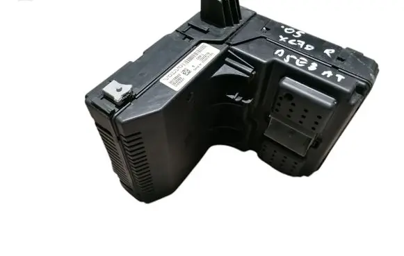 Volvo XC70 Fuse module 12243779 30728542