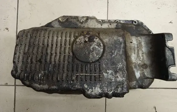 Volkswagen Golf IV Oil sump 030103603K