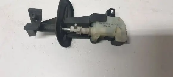 Fuel tank cap lock