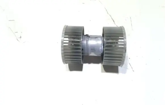 BMW X3 E83 Heater fan/blower 013010103