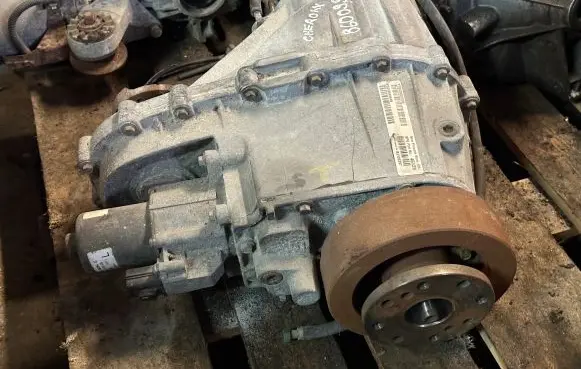 Jeep Cherokee Gearbox transfer box case P52105904AB