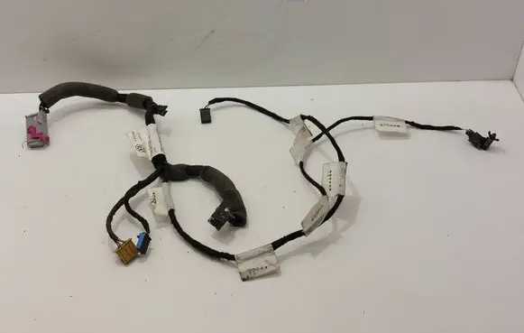 Volkswagen Touran I Front door lock 1T0971557