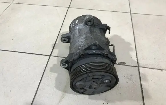 Volkswagen Golf IV Air conditioning (A/C) compressor (pump)