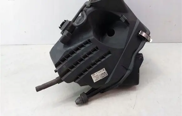 Audi A6 S6 C6 4F Air filter box 059133835E