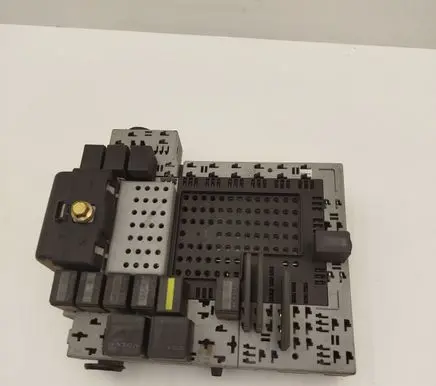 Volvo V70 Fuse module 0208411 8688374 8645716