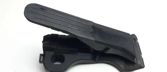 Accelerator throttle pedal