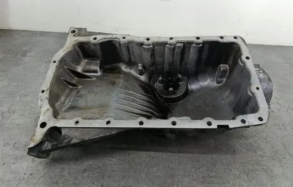 Volkswagen PASSAT B5.5 Oil sump 06B103603N