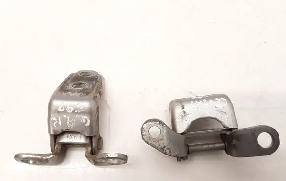 Rear door hinge set