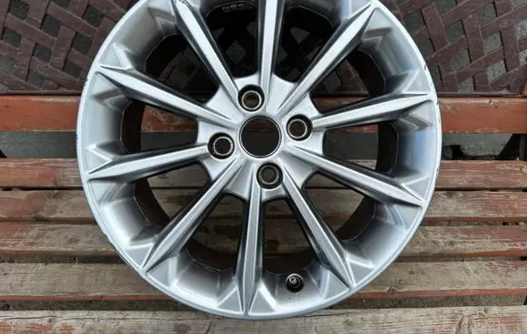 Ford Fiesta R17 alloy rim 