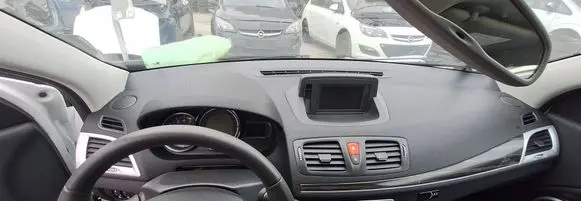 Renault Megane III Central console control unit 
