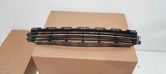 Ford Mondeo Mk III Quarter panel pressure vent 3S7117B968