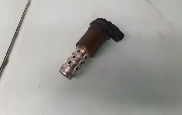 BMW 3 E46 Camshaft vanos timing valve 1707323 11361707323