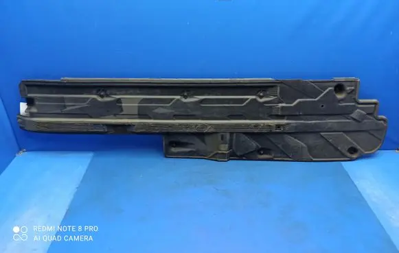Mercedes-Benz C W204 Center/middle under tray cover A2046101308 A2046100108