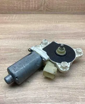 Mercedes-Benz E W211 Front door window regulator motor A2118202942 0130821970