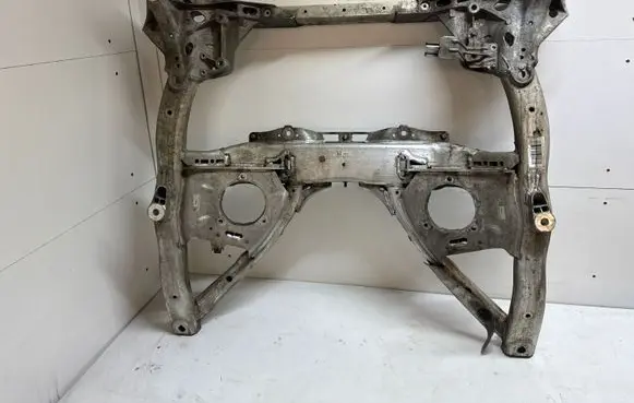 BMW 5 G30 G31 Front subframe 6861106