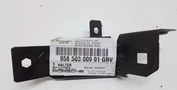 Porsche Cayenne (92A) Fender mounting bracket 95850360901