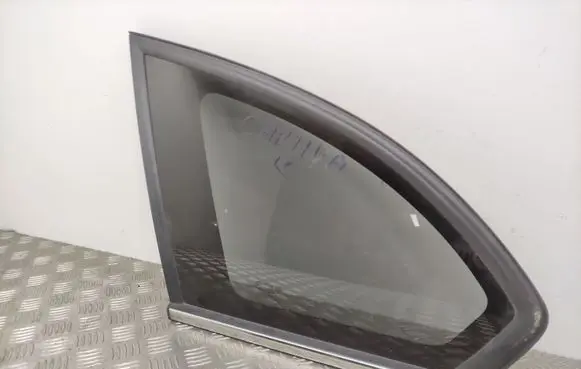 Chevrolet Captiva Rear side window 96622512