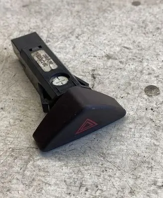 Volvo V70 Hazard light switch 30739320