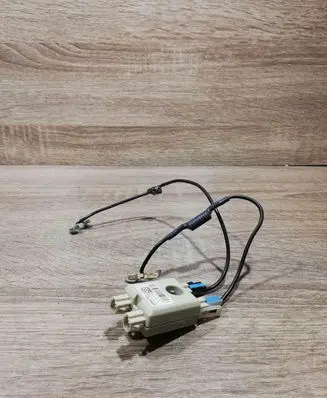 BMW 7 F01 F02 F03 F04 Aerial antenna amplifier 9118261 213675 28213327