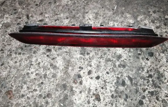 Toyota Avensis Verso Third/center stoplight