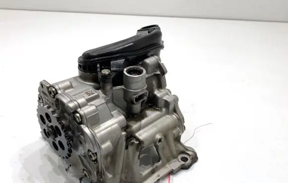 BMW X5 G05 Oil pump 8576219