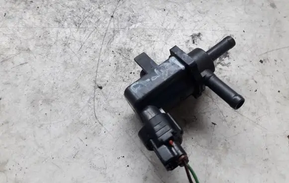 Lexus RX 330 - 350 - 400H Vacuum valve 9091012272