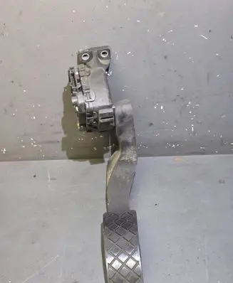 Audi A8 S8 D3 4E Accelerator throttle pedal 4E1723523E 6PV00802642 F30015601