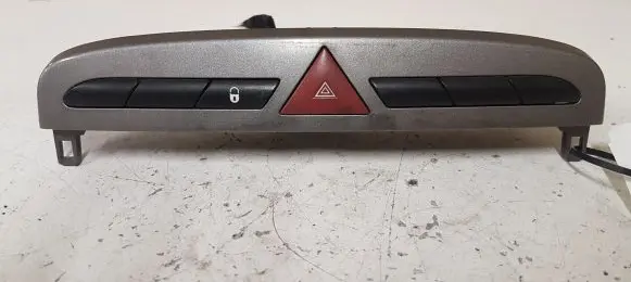 Peugeot 308 Hazard light switch 03069000 9659417177