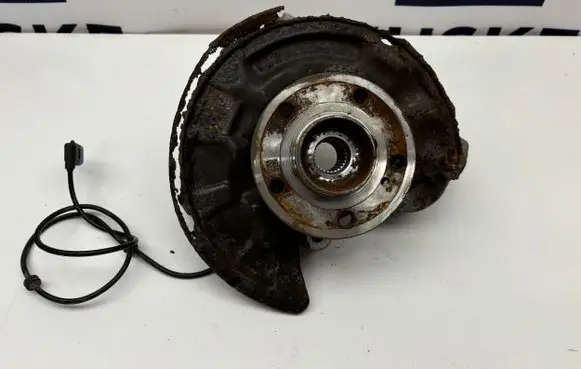 Mercedes-Benz GLA W156 Rear wheel hub 2460106
