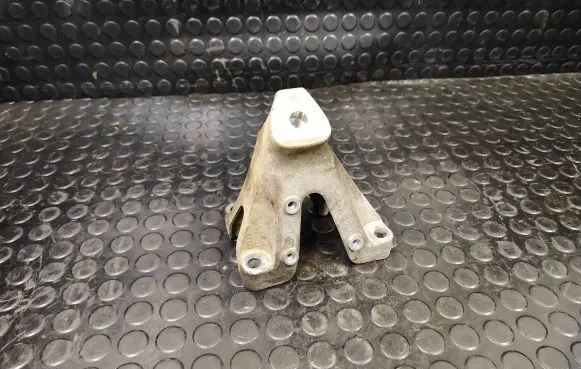Audi A8 S8 D4 4H Engine mounting bracket 8K0199307BJ