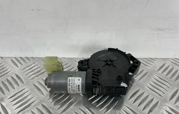 Volkswagen Tiguan Sunroof motor/actuator 3G9877795G