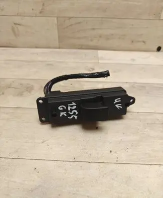 Mazda 3 II Electric window control switch 03123111