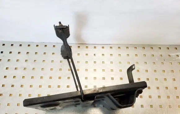 Suzuki Grand Vitara II Battery tray 
