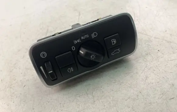 Volvo V60 Light switch 30739448