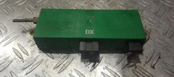 Opel Omega B1 Antenna control unit 90379275 0050673