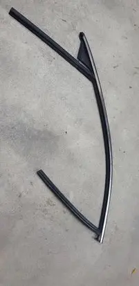 Volvo XC60 Front door window/glass frame 