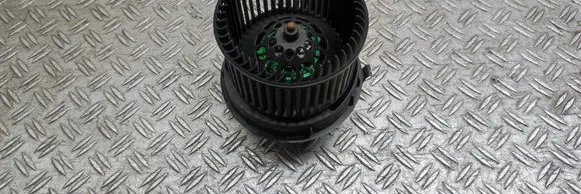 Peugeot 107 Heater fan/blower N101813C