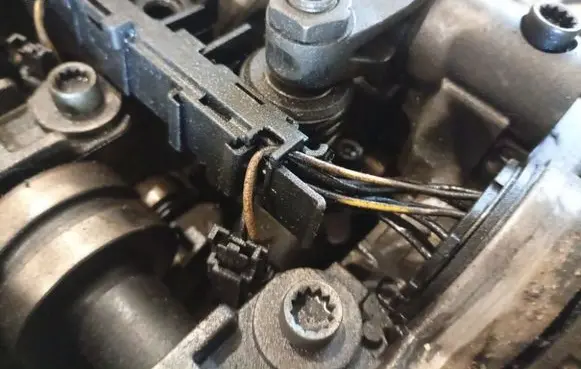Audi A6 S6 C6 4F Fuel injector