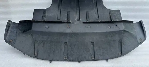 Audi Q7 4L Engine splash shield/under tray 7L8825285