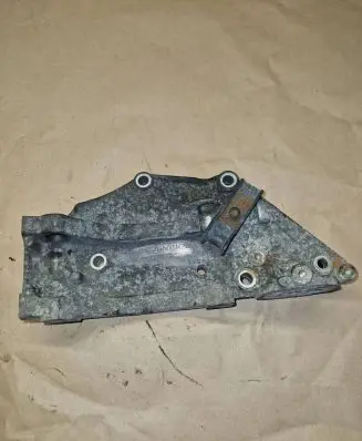 Peugeot 807 A/C compressor mount bracket 9650034280