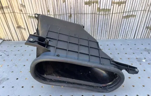 Opel Movano C Intercooler air guide/duct channel 1386792080