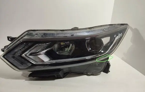 Nissan Qashqai Headlight/headlamp 10019009