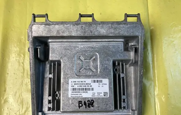 Mercedes-Benz B W245 Engine control unit/module A2661539679 A0024463040 5WK90965