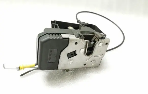 Opel Vivaro Front door lock 91166237 8200008246