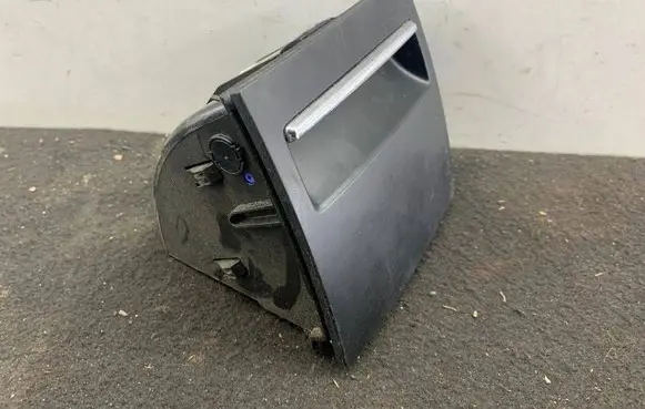 Skoda Superb B6 (3T) Ashtray (rear) 3T0863284A 3T0857961B